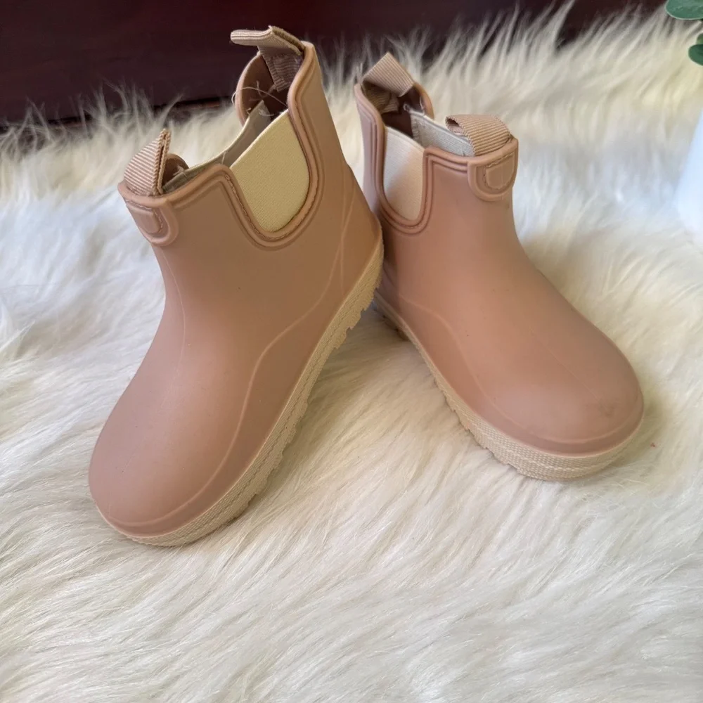 Zara Kids‎ Rubber Chelsea Rain Boots Blush Pink with cream details Size 25